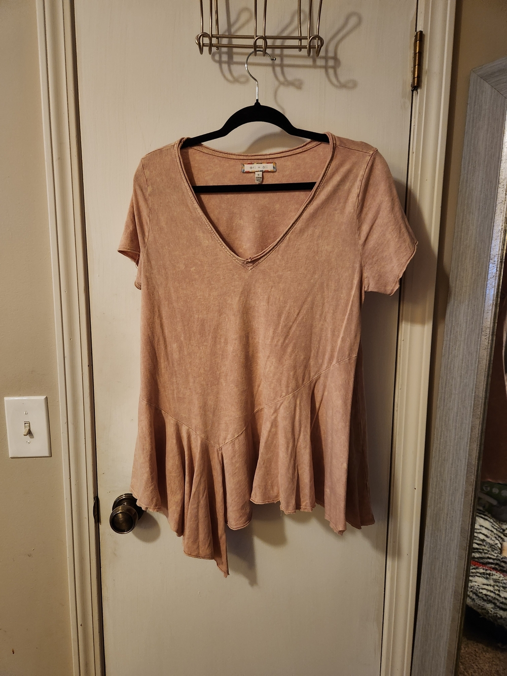 Women's Short Sleeve V-Neck Peplum Top - Dusty Rose